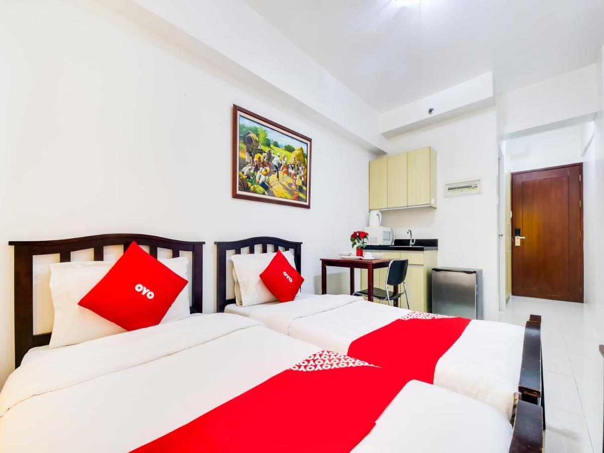 Oyo 893 Dian Suites Makati Manila Exterior foto