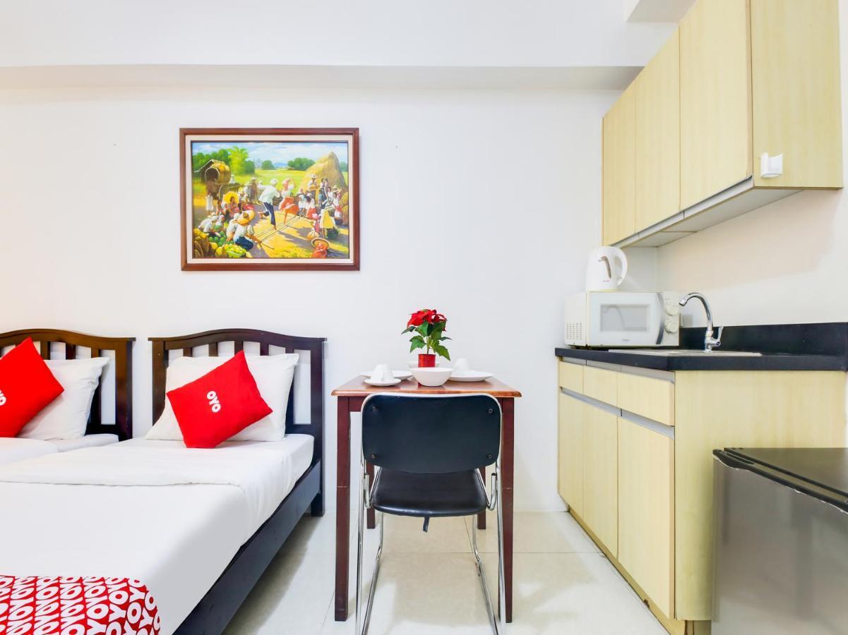 Oyo 893 Dian Suites Makati Manila Exterior foto