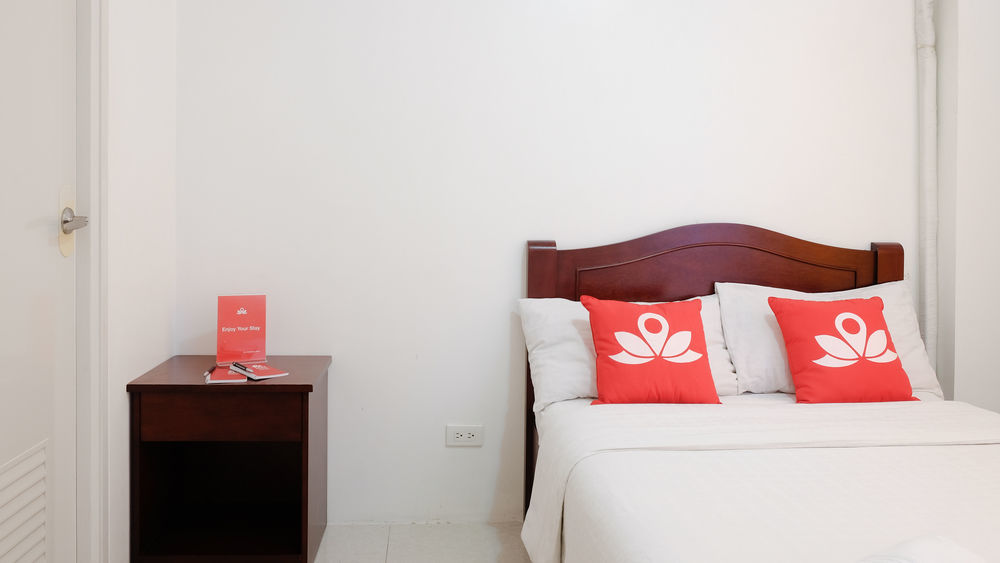 Oyo 893 Dian Suites Makati Manila Exterior foto