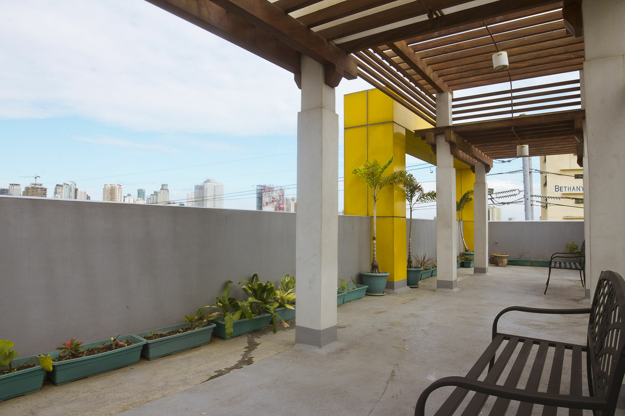Oyo 893 Dian Suites Makati Manila Exterior foto